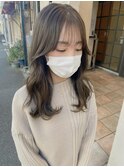 レイヤーカット×オリーブベージュ