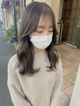 リベルテ(Liberte) レイヤーカット×オリーブベージュ