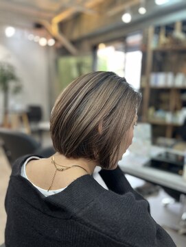 クラッチバイシオンアグリゲイト(CLUTCH by Zi-on aggregate) グレージュ×ハイライト