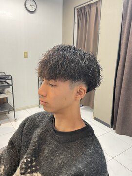 アイズ 海老名(AIZU) ツイストスパイラルパーマ　縦落ちパーマ　縦落ちツイスト　眉毛