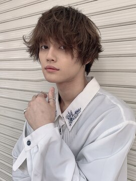 ユーフォリア 渋谷グランデ(Euphoria SHIBUYA GRANDE) ベージュカラー　ナチュラルパーマ　ミディアムメンズ　MOMO