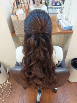 ヘアコレクション アンジュ(Hair collection Unge) ハーフアップ