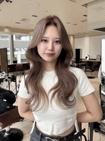 アフロート ギンザ(AFLOAT GINZA)&nbsp;透明感ミルクティーベージュ×韓国風レイヤーカットで小顔カット