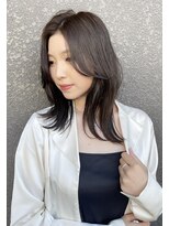 アンリ(Anli)&nbsp;《Anli＊Rina》“ヘーゼルベージュ×レイヤーミディ”