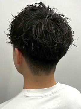 セプト 博多(SEPT.) 波巻きツイストスパイラルパーマ 束感 ツーブロック 20代 30代