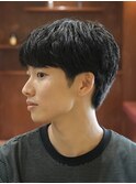 前髪を下ろしてつくる、大人のメンズショート。