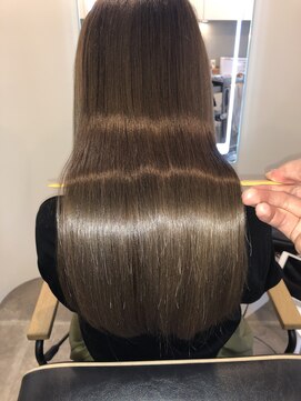 アールサロン アオヤマ(Rr SALON AOYAMA) プラチナミネコラストレート