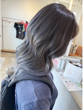 アーブル ヘアーアンドメイク(ARBRE) ブリーチバレイヤージュシルバーグラデーション