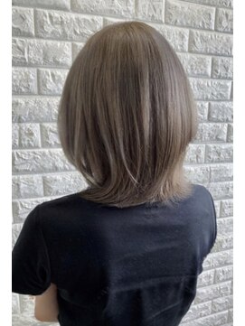 ヘアークリエイティブ サウスゴア(Hair Creative SOUTH GOA) 外ハネハイトーンベージュ