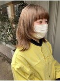 ベージュカラー
