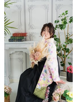 ビィーワンイースト(Be 1 EAST) おだんごシニョン【希望が丘/Be-1】