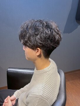 ビーダンディー(Bee dandy) ビジネスツーブロック ナチュラルパーマ センターパート