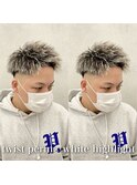 ツイストパーマ×ホワイトハイライト