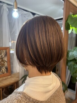 インビテーション(invitation) ラベンダーベージュ ショート