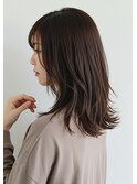 ミディアムレイヤー30代40代50代外ハネワンカール寒色系ブラウン