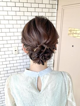 フェリーチェ(Felice) アップスタイル ヘアセット 参列ヘア お呼ばれヘア 金箔ヘア