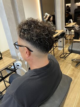 アフィネ ヘアライフデザイン(Affiner HAIR LIFE DESIGN) スキンフェード× ラルフカールor極道パーマ