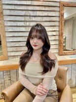 アンド ティグル クマモト(&.TIGRE KUMAMOTO)&nbsp;ヘーゼルブラウン/コテ巻き/ヨシンモリ/ブリーチなし/レイヤー