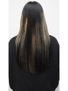 ヴァーディ オモテサンドウ(Vardy omotesando) mike/三毛猫カラー デザイン コントラスト ハイトーンロング