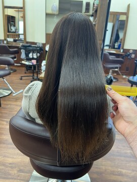 トータルビューティーサロン トップスタイル ブラウンカラーで艶ある髪へ