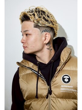 チルチェア 横浜(CHILL CHAIR) フェード×ルーズバックパーマ×ブリーチ <横浜/バーバー/床屋>