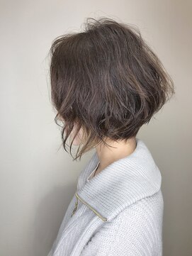 ノイズ(Noi'z) <ノイズ>前下がりボブとパーマ