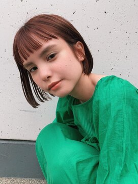 ロイジー(roijir) 【roijir 表参道】切りっぱなしミニボブ×ぱつっとオン眉ヘア