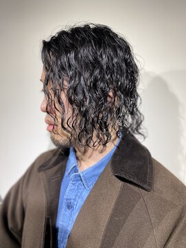 ドルクス 日本橋(Dorcus) サーファー風パーマ ツイストスパイラル ロン毛 長髪美容室