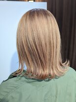 カミエ(kamie)&nbsp;【kamie北浜】ミルクティー系/ダブルカラー/ケアブリーチ