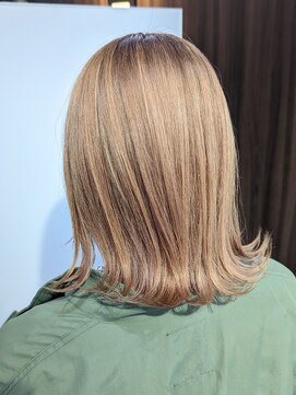 カミエ(kamie) 【kamie北浜】ミルクティー系/ダブルカラー/ケアブリーチ