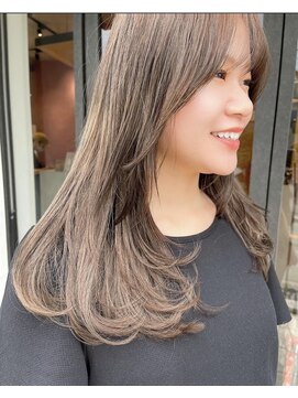 トロワ(Trois) 顔周りレイヤーカット