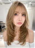 ハイライトカラーミルクティーベージュレイヤーカット