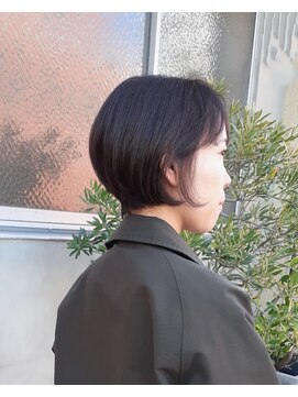 ピーロ(piilo) 大人なショートボブを品のあるバランスで○