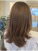 艶髪ベージュブラウンひし形セミロング外ハネミディアムレイヤー