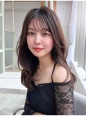 30代に人気！顔周りの後れ毛がかわいいシャギーレイヤーロング