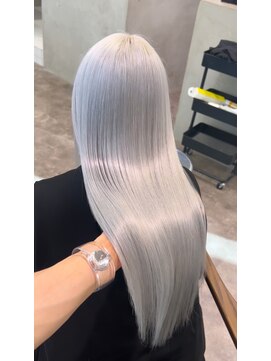 モニカ 原宿店(MONIQA) ホワイトカラー