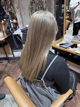 アヴァンスアンス 広島袋町店(AVANCE.ens) ホワイトベージュ