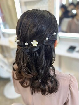 結婚式 二次会 お呼ばれ ハーフアップ×パールアクセサリー
