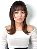 ぱっつん前髪 姫カット レイヤーカット 外ハネ ベージュ