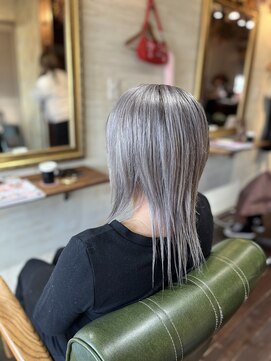 アンズガーデン(Ann's Garden) 空気の澄んだ冬にピッタリ　グレーアッシュカラー