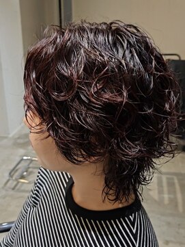 ストレータ バイ マリオ(Strata by mario) 横/イメチェン外国人のくせ毛風パーマ×ショートウルフパーマ