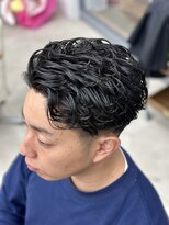 レヴィア(REVIA)&nbsp;メンズカットスパイラルパーマナチュラルスタイル