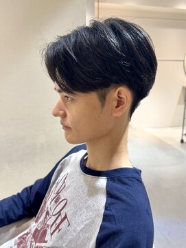 クレビアテン(CreBiA ten_) センターパート　ニュアンスパーマ　毛流れパーマ