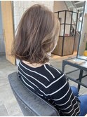 【clomus】顔まわりから流れるレイヤースタイル