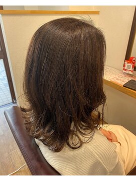 オズ エフ(ｏｚ ｆ［e・f］) 外ハネミディアムスタイル