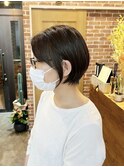 耳掛け/丸みショートボブ/小顔ヘア/アースカラー