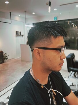 ザワイケーピー(THE YKP) フェードカット バーバー 床屋 メンズ メンズカット