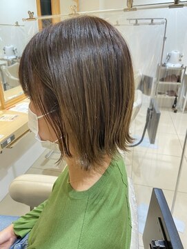 アッシュ 高津店(Ash) ぱつっと大人外はねミディ