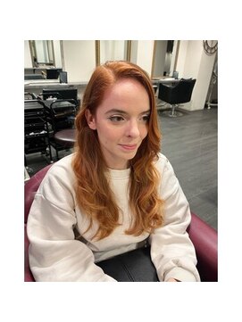 ヘアーアンドメイクアップ ケー インターナショナル 神楽坂(Ke' International) ハイトーンオレンジ　ロングヘア　巻きスタイル　ブリーチ