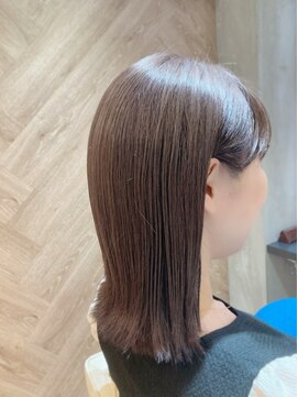 ローレルバイアイリス(Rourel by ailis) ラベンダーベージュ 20代/30代/トリートメント/ショート/ボブ